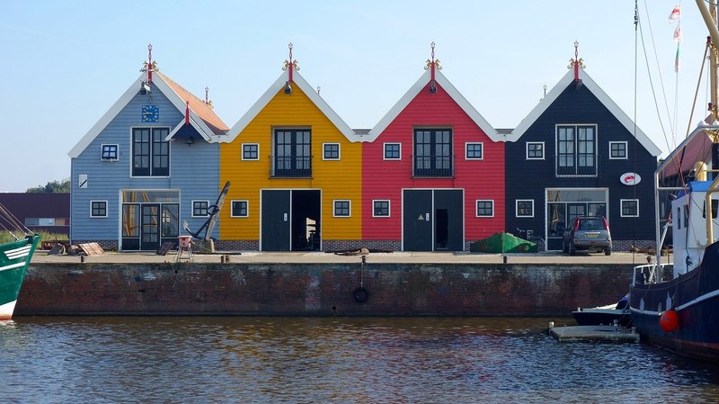 Scandinavische huisjes in de Reitdiephaven Groningen