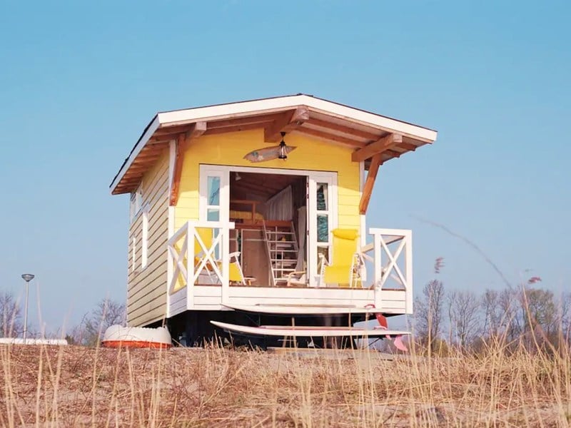 Yellow Tiny House in Zuid-Holland